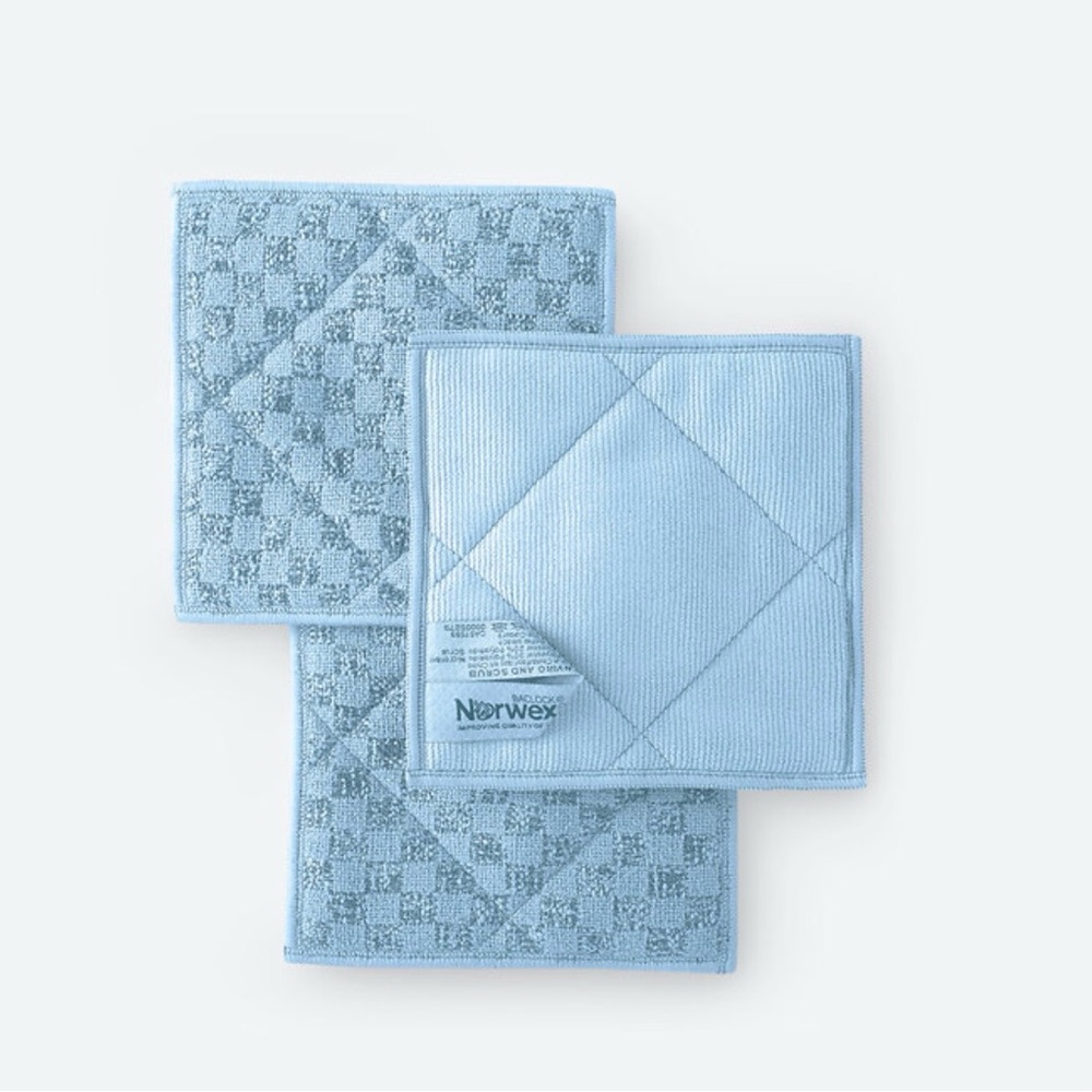 Norwex - Enviro Scrub Dual sided cloths. Color: Blue
3 are in the box.